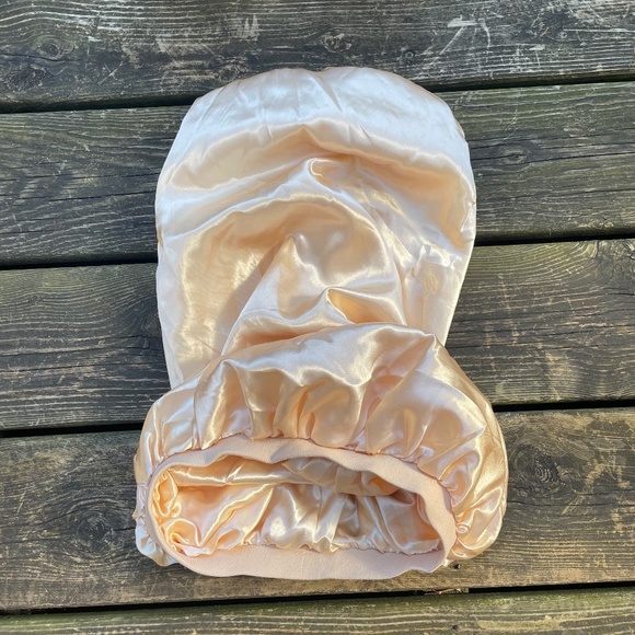 Long Pale Gold Silk/Satin Bonnet - Picture 4 of 6